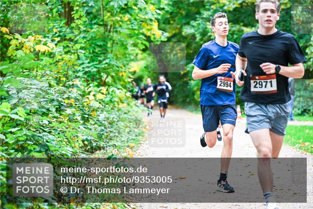 12.10.2025 - Bramfelder Halbmarathon 2025 Dr. Thomas Lammeyer http://msf.ph/oto/9353005 12.10.2025 10:45:35 Laufen 2994, 2971 meine-sportfotos.de