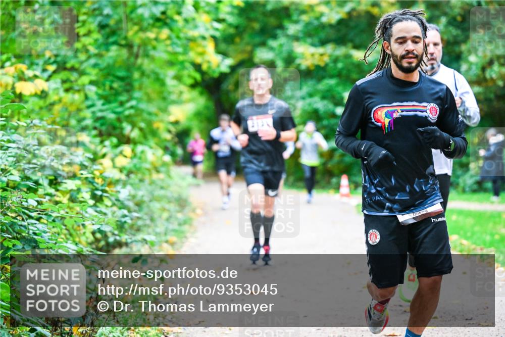 12.10.2025 - Bramfelder Halbmarathon 2025 Dr. Thomas Lammeyer http://msf.ph/oto/9353045 12.10.2025 10:45:43 Laufen  meine-sportfotos.de
