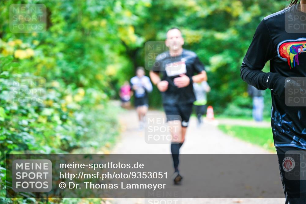 12.10.2025 - Bramfelder Halbmarathon 2025 Dr. Thomas Lammeyer http://msf.ph/oto/9353051 12.10.2025 10:45:43 Laufen 1910 meine-sportfotos.de