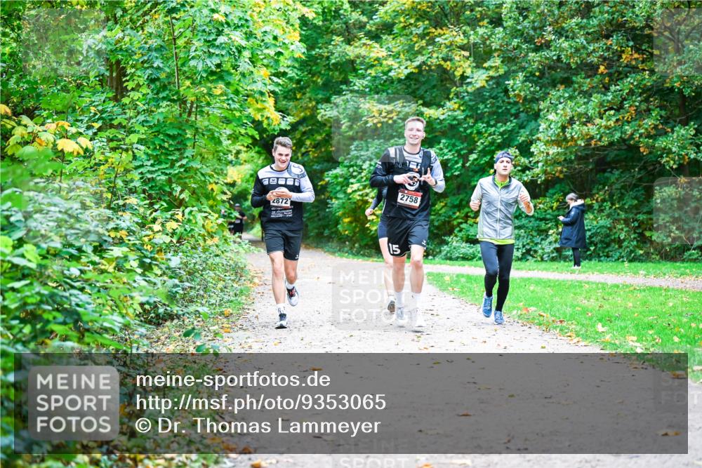 12.10.2025 - Bramfelder Halbmarathon 2025 Dr. Thomas Lammeyer http://msf.ph/oto/9353065 12.10.2025 10:45:46 Laufen 2872, 2758 meine-sportfotos.de