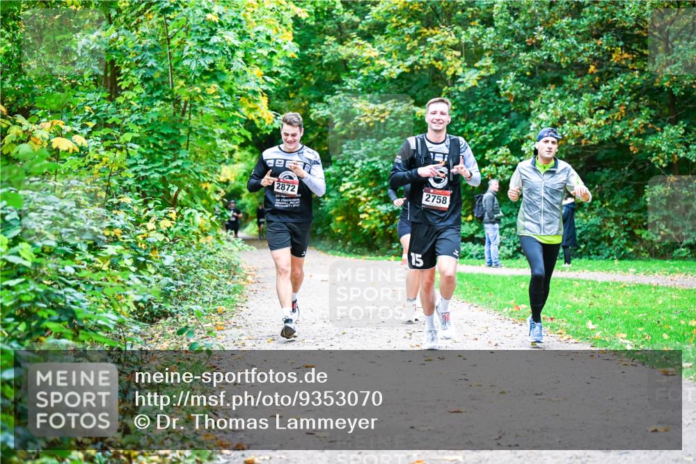 12.10.2025 - Bramfelder Halbmarathon 2025 Dr. Thomas Lammeyer http://msf.ph/oto/9353070 12.10.2025 10:45:47 Laufen 2758 meine-sportfotos.de