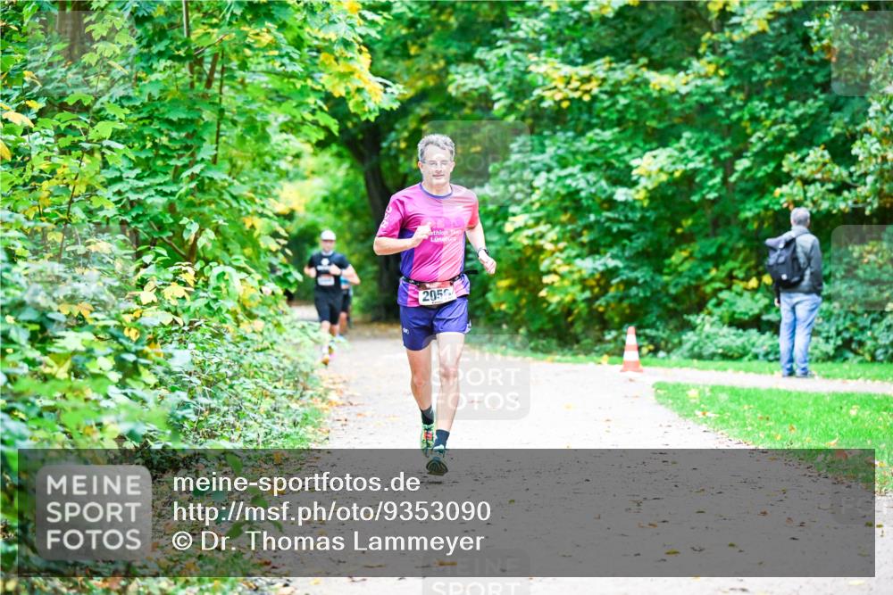12.10.2025 - Bramfelder Halbmarathon 2025 Dr. Thomas Lammeyer http://msf.ph/oto/9353090 12.10.2025 10:45:52 Laufen 205 meine-sportfotos.de