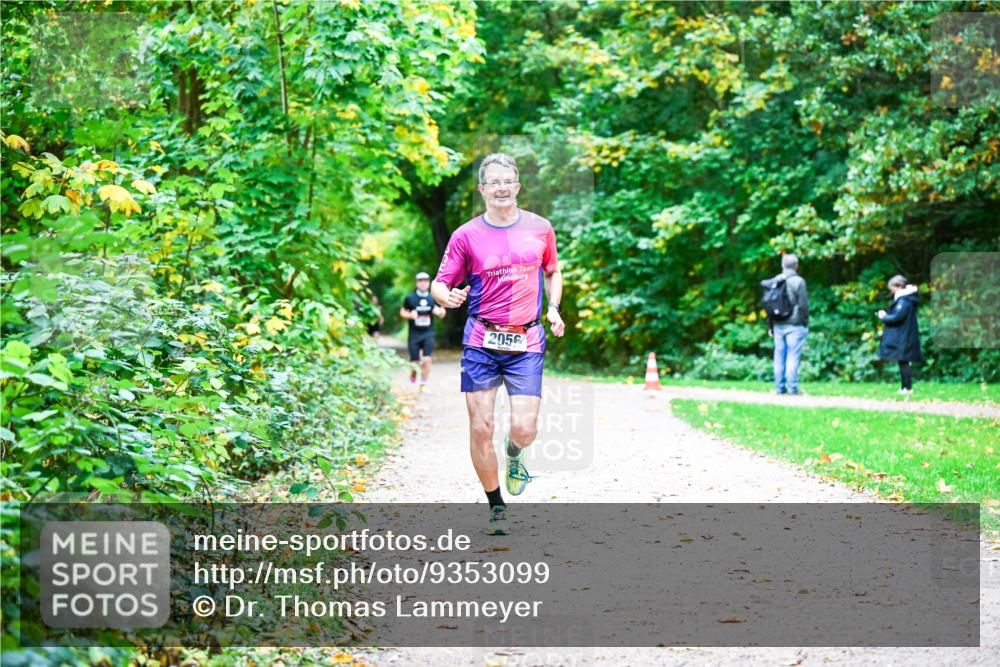 12.10.2025 - Bramfelder Halbmarathon 2025 Dr. Thomas Lammeyer http://msf.ph/oto/9353099 12.10.2025 10:45:53 Laufen 2056 meine-sportfotos.de