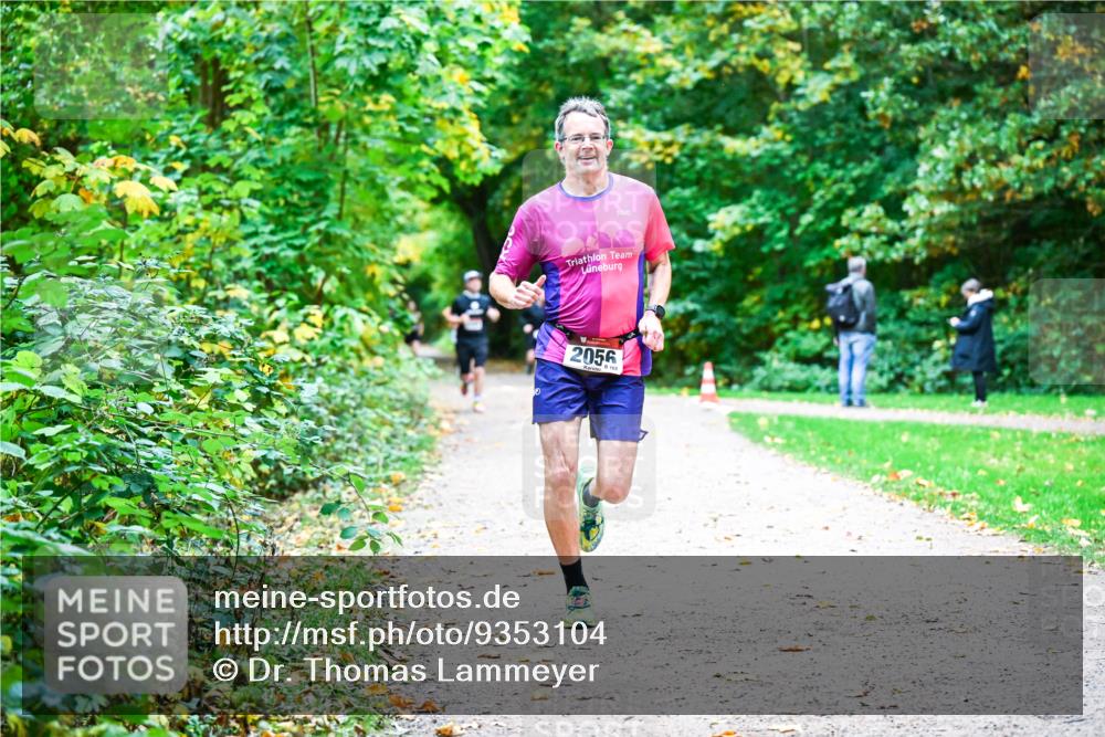 12.10.2025 - Bramfelder Halbmarathon 2025 Dr. Thomas Lammeyer http://msf.ph/oto/9353104 12.10.2025 10:45:54 Laufen 2056, 165 meine-sportfotos.de