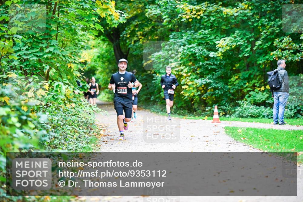 12.10.2025 - Bramfelder Halbmarathon 2025 Dr. Thomas Lammeyer http://msf.ph/oto/9353112 12.10.2025 10:45:56 Laufen  meine-sportfotos.de