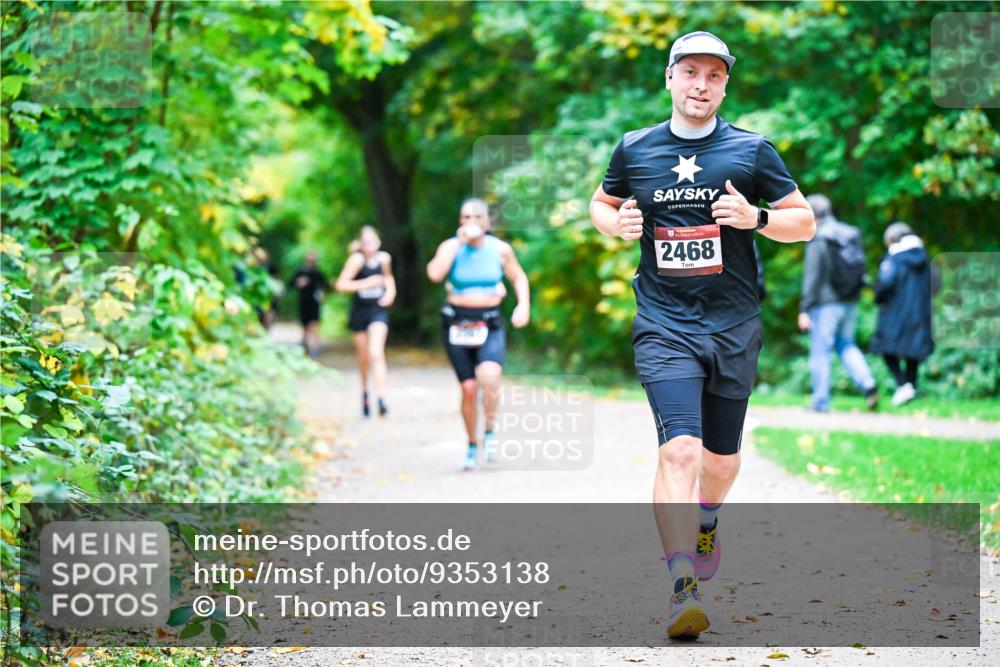 12.10.2025 - Bramfelder Halbmarathon 2025 Dr. Thomas Lammeyer http://msf.ph/oto/9353138 12.10.2025 10:46:00 Laufen 2468 meine-sportfotos.de