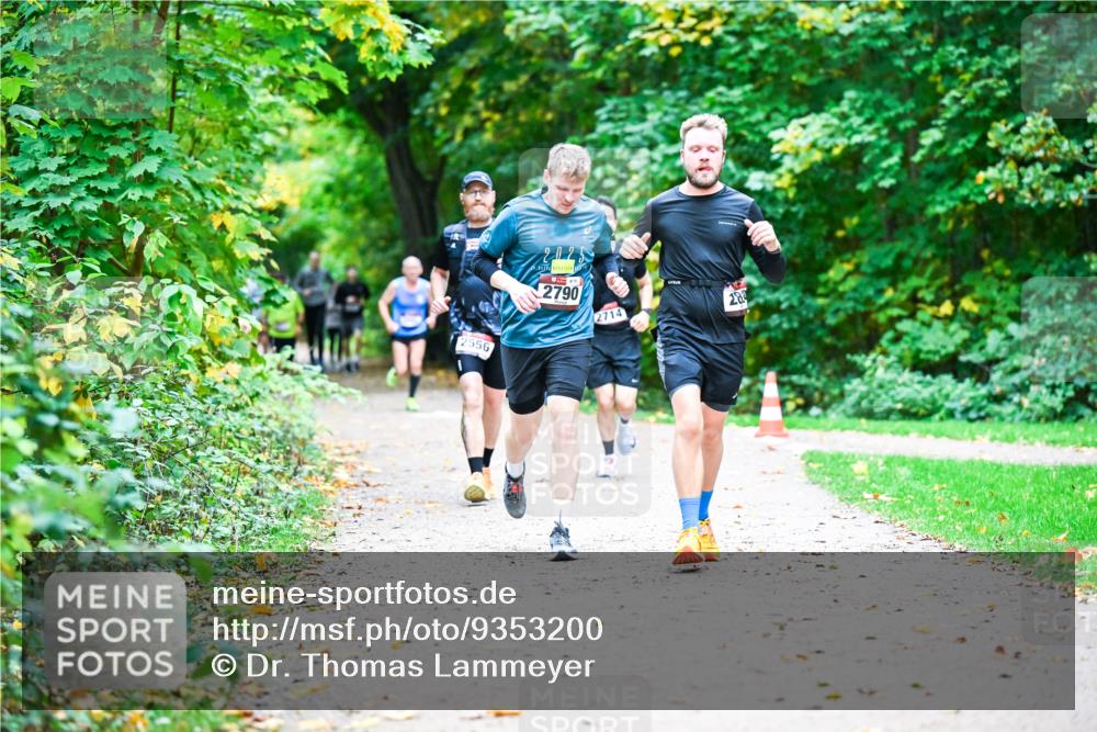 12.10.2025 - Bramfelder Halbmarathon 2025 Dr. Thomas Lammeyer http://msf.ph/oto/9353200 12.10.2025 10:46:12 Laufen 2556, 2790, 2714, 28 meine-sportfotos.de
