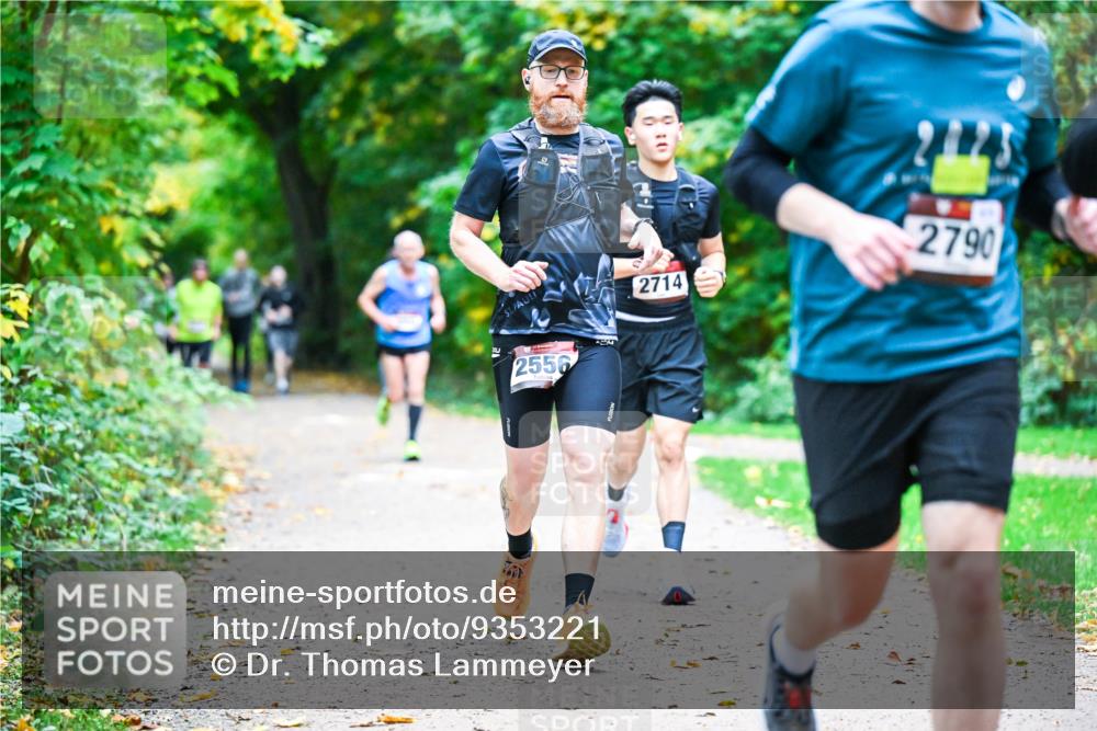 12.10.2025 - Bramfelder Halbmarathon 2025 Dr. Thomas Lammeyer http://msf.ph/oto/9353221 12.10.2025 10:46:15 Laufen 2714, 2556, 9423, 2790 meine-sportfotos.de