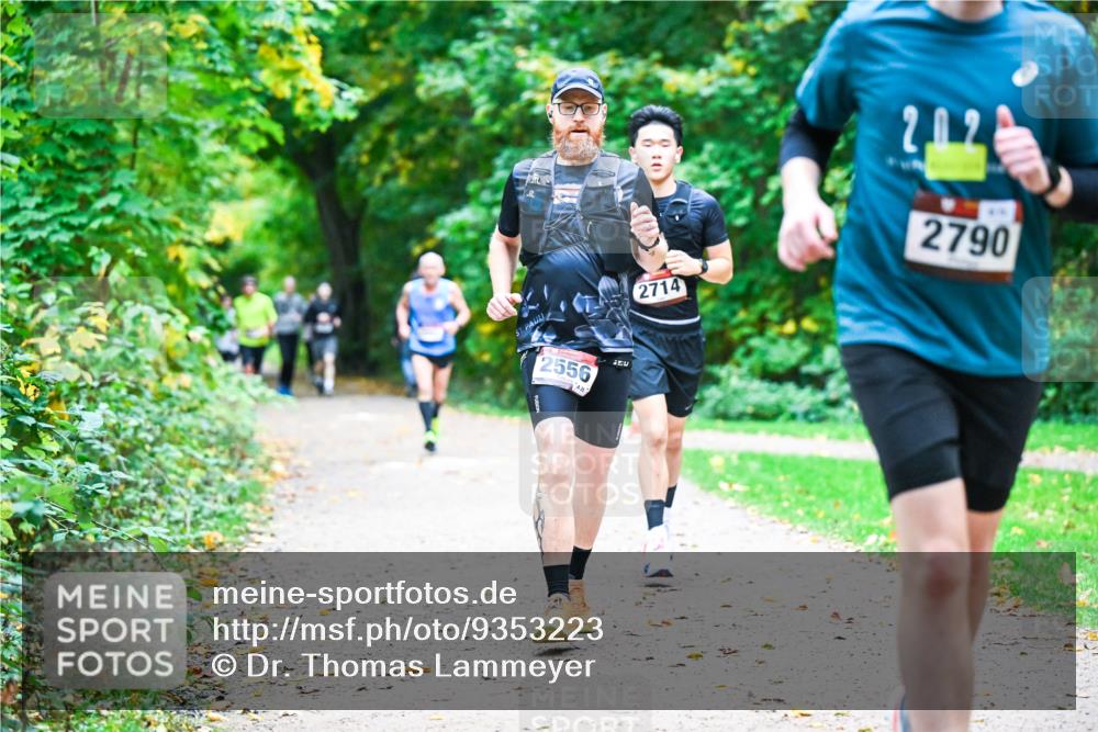 12.10.2025 - Bramfelder Halbmarathon 2025 Dr. Thomas Lammeyer http://msf.ph/oto/9353223 12.10.2025 10:46:15 Laufen 2714, 2, 01, 2, 2790, 2556, 35 meine-sportfotos.de