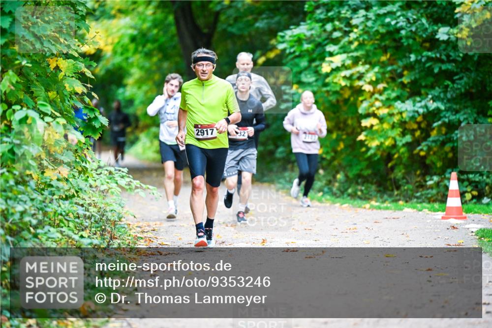 12.10.2025 - Bramfelder Halbmarathon 2025 Dr. Thomas Lammeyer http://msf.ph/oto/9353246 12.10.2025 10:46:21 Laufen 2917, 32, 3103 meine-sportfotos.de