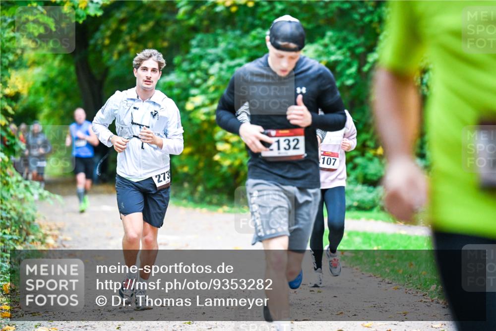 12.10.2025 - Bramfelder Halbmarathon 2025 Dr. Thomas Lammeyer http://msf.ph/oto/9353282 12.10.2025 10:46:27 Laufen 273, 132, 107 meine-sportfotos.de
