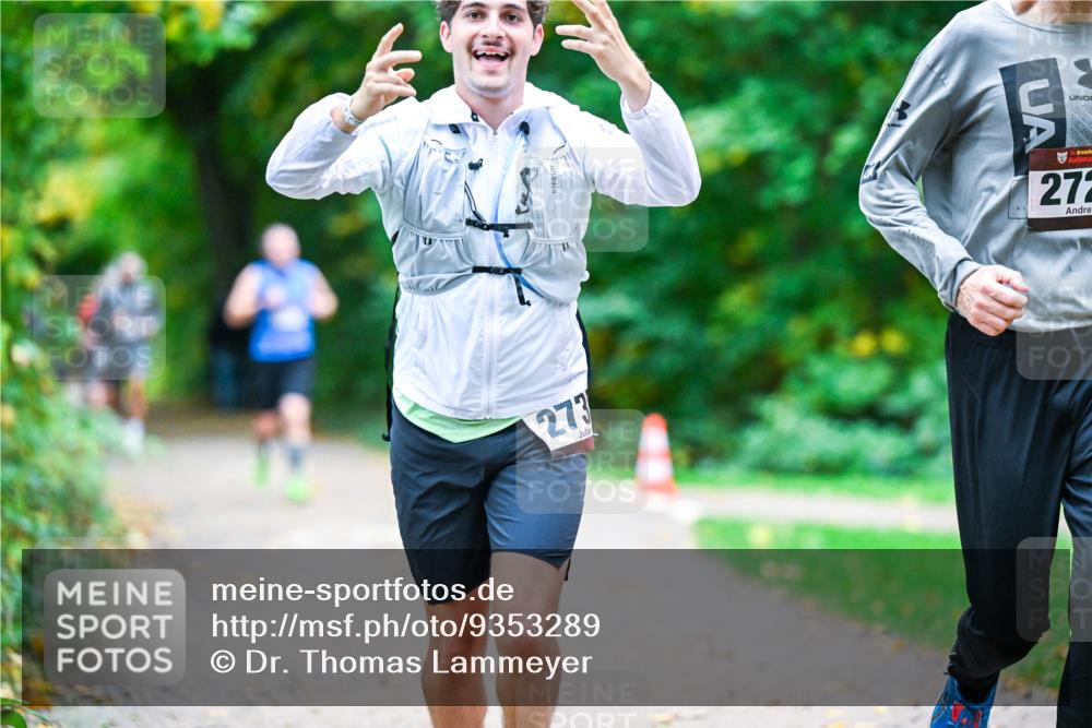12.10.2025 - Bramfelder Halbmarathon 2025 Dr. Thomas Lammeyer http://msf.ph/oto/9353289 12.10.2025 10:46:29 Laufen 273, 272 meine-sportfotos.de