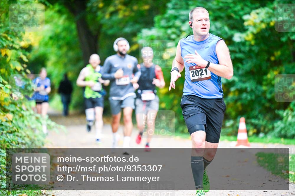 12.10.2025 - Bramfelder Halbmarathon 2025 Dr. Thomas Lammeyer http://msf.ph/oto/9353307 12.10.2025 10:46:34 Laufen 2021 meine-sportfotos.de
