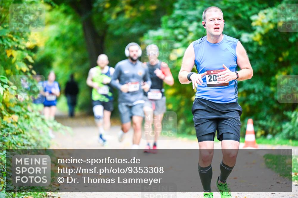 12.10.2025 - Bramfelder Halbmarathon 2025 Dr. Thomas Lammeyer http://msf.ph/oto/9353308 12.10.2025 10:46:34 Laufen 20 meine-sportfotos.de