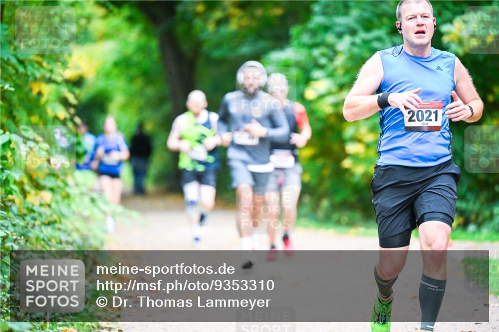 12.10.2025 - Bramfelder Halbmarathon 2025 Dr. Thomas Lammeyer http://msf.ph/oto/9353310 12.10.2025 10:46:34 Laufen 2021 meine-sportfotos.de