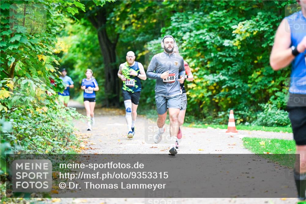 12.10.2025 - Bramfelder Halbmarathon 2025 Dr. Thomas Lammeyer http://msf.ph/oto/9353315 12.10.2025 10:46:35 Laufen 149, 2193 meine-sportfotos.de