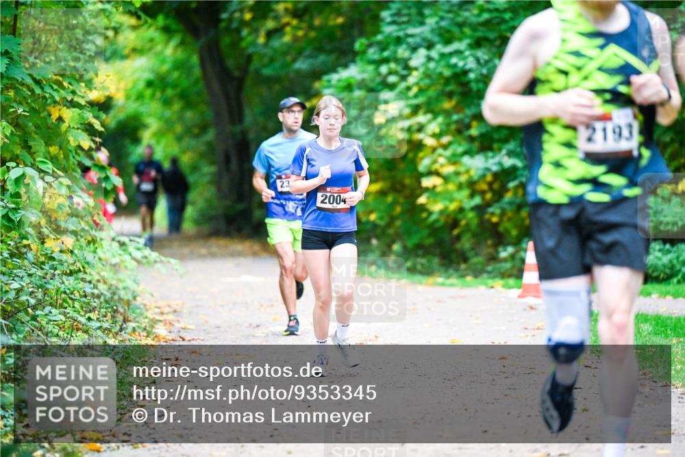 12.10.2025 - Bramfelder Halbmarathon 2025 Dr. Thomas Lammeyer http://msf.ph/oto/9353345 12.10.2025 10:46:41 Laufen 23, 2004, 2193 meine-sportfotos.de