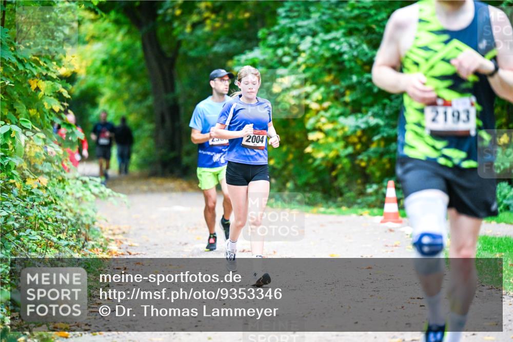 12.10.2025 - Bramfelder Halbmarathon 2025 Dr. Thomas Lammeyer http://msf.ph/oto/9353346 12.10.2025 10:46:41 Laufen 2193, 2004 meine-sportfotos.de