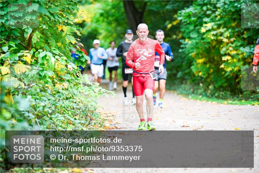 12.10.2025 - Bramfelder Halbmarathon 2025 Dr. Thomas Lammeyer http://msf.ph/oto/9353375 12.10.2025 10:46:49 Laufen 25 meine-sportfotos.de