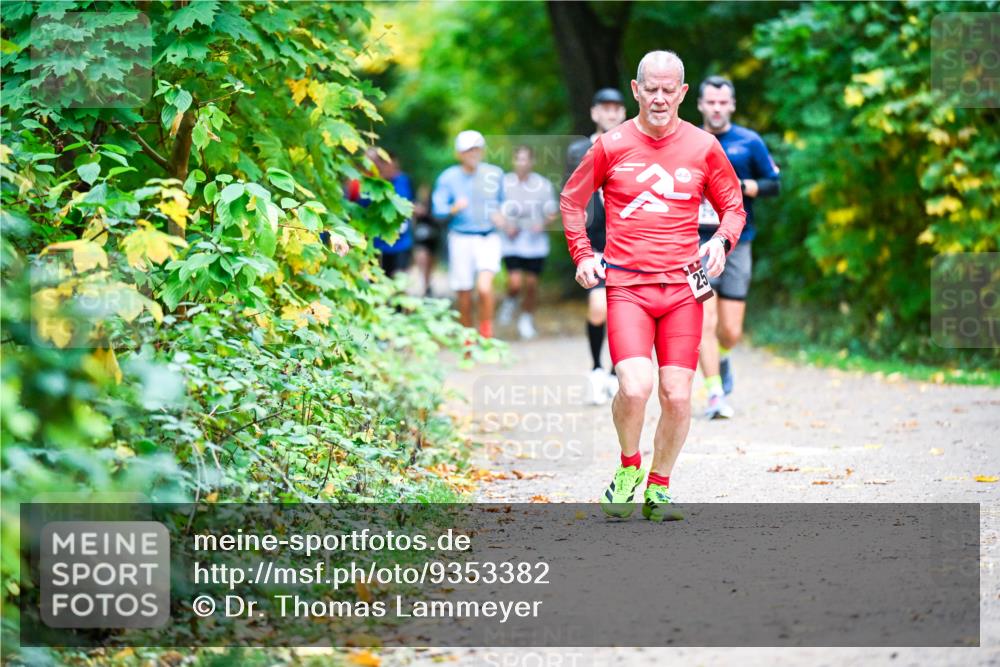 12.10.2025 - Bramfelder Halbmarathon 2025 Dr. Thomas Lammeyer http://msf.ph/oto/9353382 12.10.2025 10:46:50 Laufen 25 meine-sportfotos.de