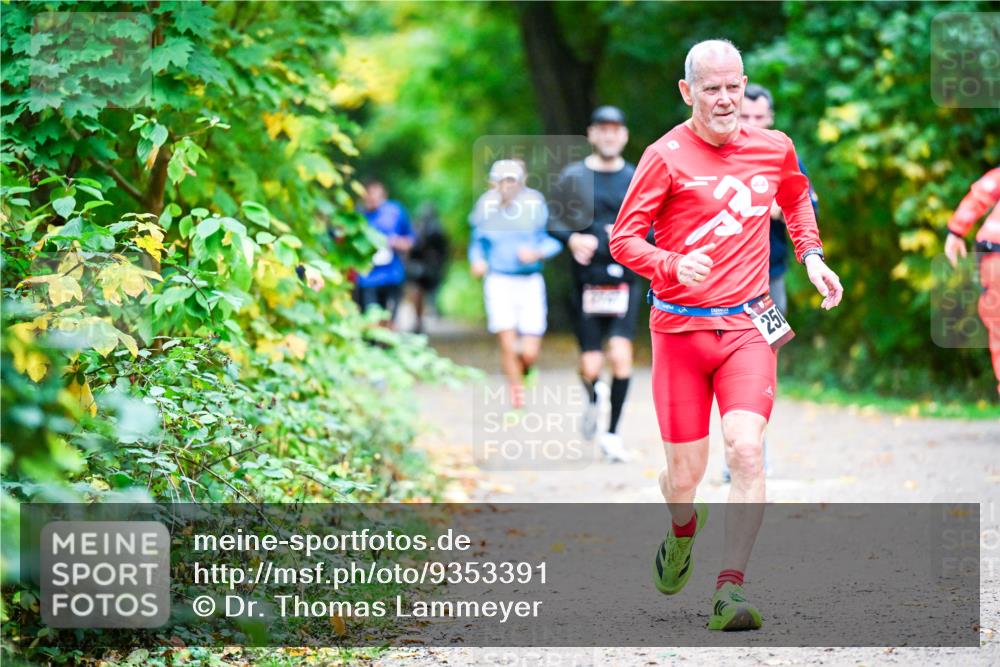 12.10.2025 - Bramfelder Halbmarathon 2025 Dr. Thomas Lammeyer http://msf.ph/oto/9353391 12.10.2025 10:46:51 Laufen 250 meine-sportfotos.de