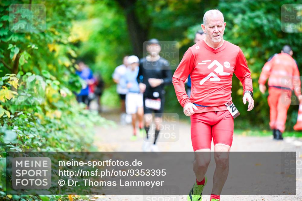 12.10.2025 - Bramfelder Halbmarathon 2025 Dr. Thomas Lammeyer http://msf.ph/oto/9353395 12.10.2025 10:46:52 Laufen 25 meine-sportfotos.de