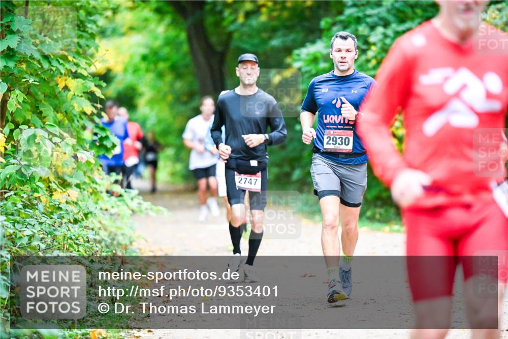 12.10.2025 - Bramfelder Halbmarathon 2025 Dr. Thomas Lammeyer http://msf.ph/oto/9353401 12.10.2025 10:46:53 Laufen 2747, 2930 meine-sportfotos.de