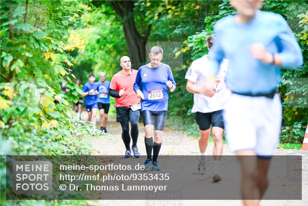 12.10.2025 - Bramfelder Halbmarathon 2025 Dr. Thomas Lammeyer http://msf.ph/oto/9353435 12.10.2025 10:46:59 Laufen 2512 meine-sportfotos.de