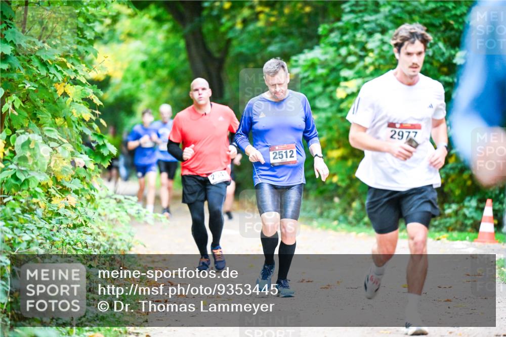 12.10.2025 - Bramfelder Halbmarathon 2025 Dr. Thomas Lammeyer http://msf.ph/oto/9353445 12.10.2025 10:47:00 Laufen 2512, 2977 meine-sportfotos.de