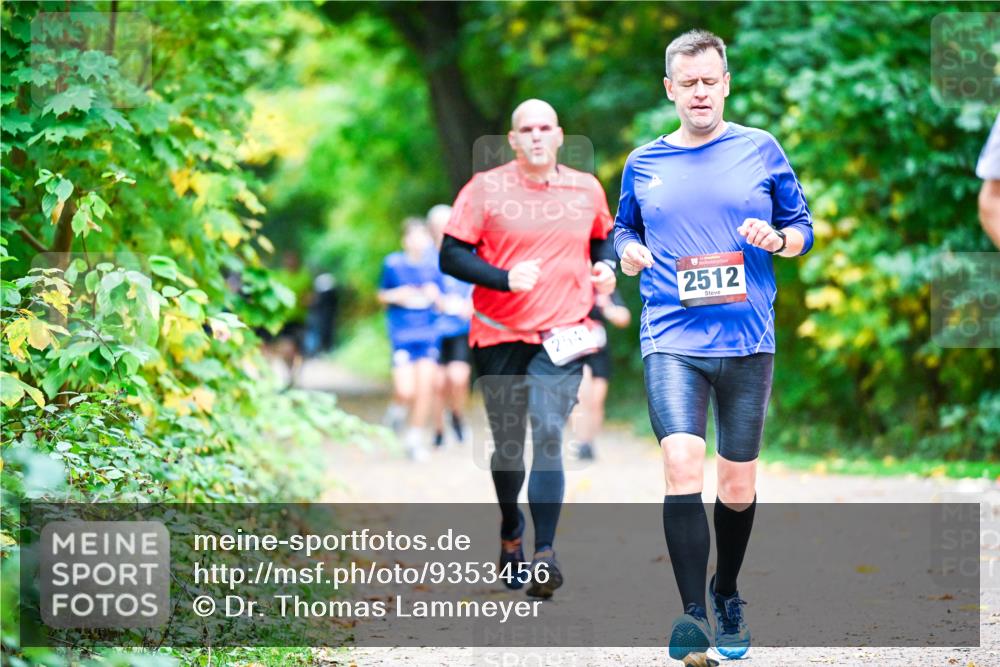 12.10.2025 - Bramfelder Halbmarathon 2025 Dr. Thomas Lammeyer http://msf.ph/oto/9353456 12.10.2025 10:47:02 Laufen 2512 meine-sportfotos.de