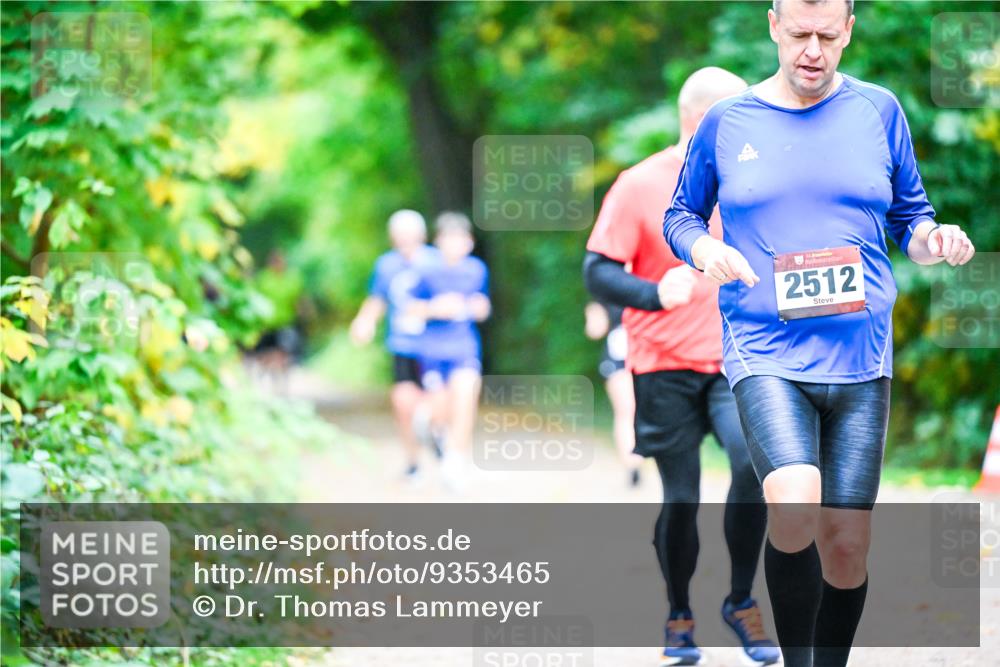 12.10.2025 - Bramfelder Halbmarathon 2025 Dr. Thomas Lammeyer http://msf.ph/oto/9353465 12.10.2025 10:47:03 Laufen 2512 meine-sportfotos.de