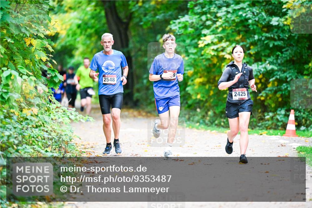 12.10.2025 - Bramfelder Halbmarathon 2025 Dr. Thomas Lammeyer http://msf.ph/oto/9353487 12.10.2025 10:47:07 Laufen 2548, 2425 meine-sportfotos.de