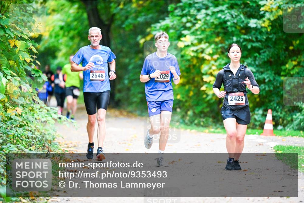 12.10.2025 - Bramfelder Halbmarathon 2025 Dr. Thomas Lammeyer http://msf.ph/oto/9353493 12.10.2025 10:47:08 Laufen 2548, 029, 2425, 827 meine-sportfotos.de