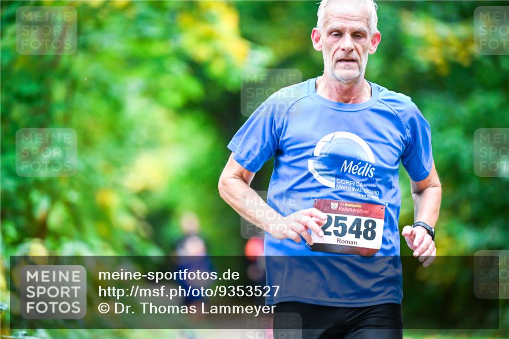 12.10.2025 - Bramfelder Halbmarathon 2025 Dr. Thomas Lammeyer http://msf.ph/oto/9353527 12.10.2025 10:47:13 Laufen 34, 2548 meine-sportfotos.de