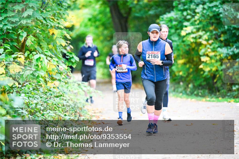 12.10.2025 - Bramfelder Halbmarathon 2025 Dr. Thomas Lammeyer http://msf.ph/oto/9353554 12.10.2025 10:47:18 Laufen 208, 2165 meine-sportfotos.de
