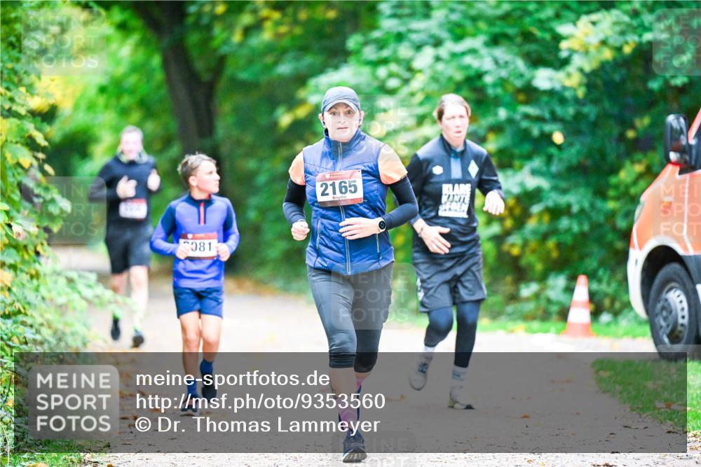 12.10.2025 - Bramfelder Halbmarathon 2025 Dr. Thomas Lammeyer http://msf.ph/oto/9353560 12.10.2025 10:47:19 Laufen 981, 2165 meine-sportfotos.de