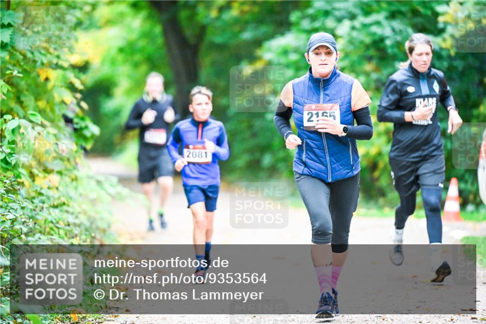 12.10.2025 - Bramfelder Halbmarathon 2025 Dr. Thomas Lammeyer http://msf.ph/oto/9353564 12.10.2025 10:47:19 Laufen 2081, 2155 meine-sportfotos.de