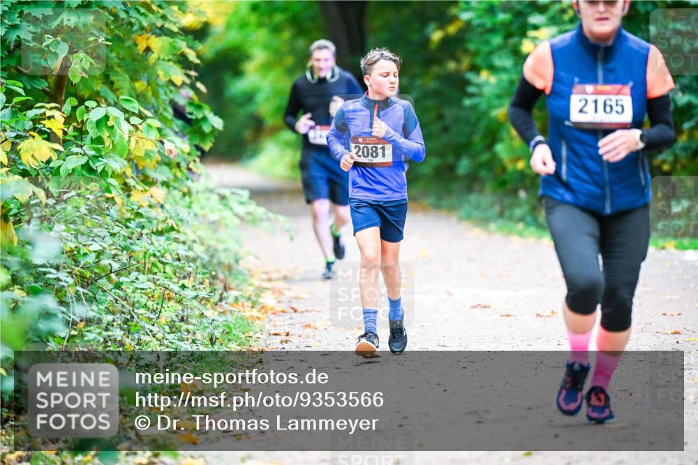 12.10.2025 - Bramfelder Halbmarathon 2025 Dr. Thomas Lammeyer http://msf.ph/oto/9353566 12.10.2025 10:47:20 Laufen 2081, 2165 meine-sportfotos.de
