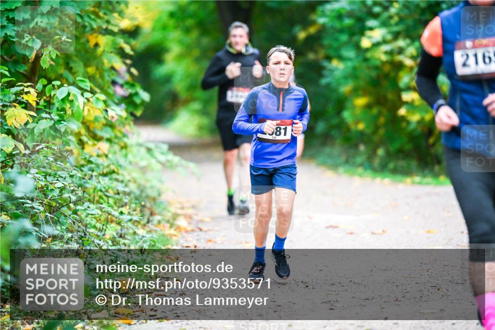 12.10.2025 - Bramfelder Halbmarathon 2025 Dr. Thomas Lammeyer http://msf.ph/oto/9353571 12.10.2025 10:47:21 Laufen 81, 2165 meine-sportfotos.de