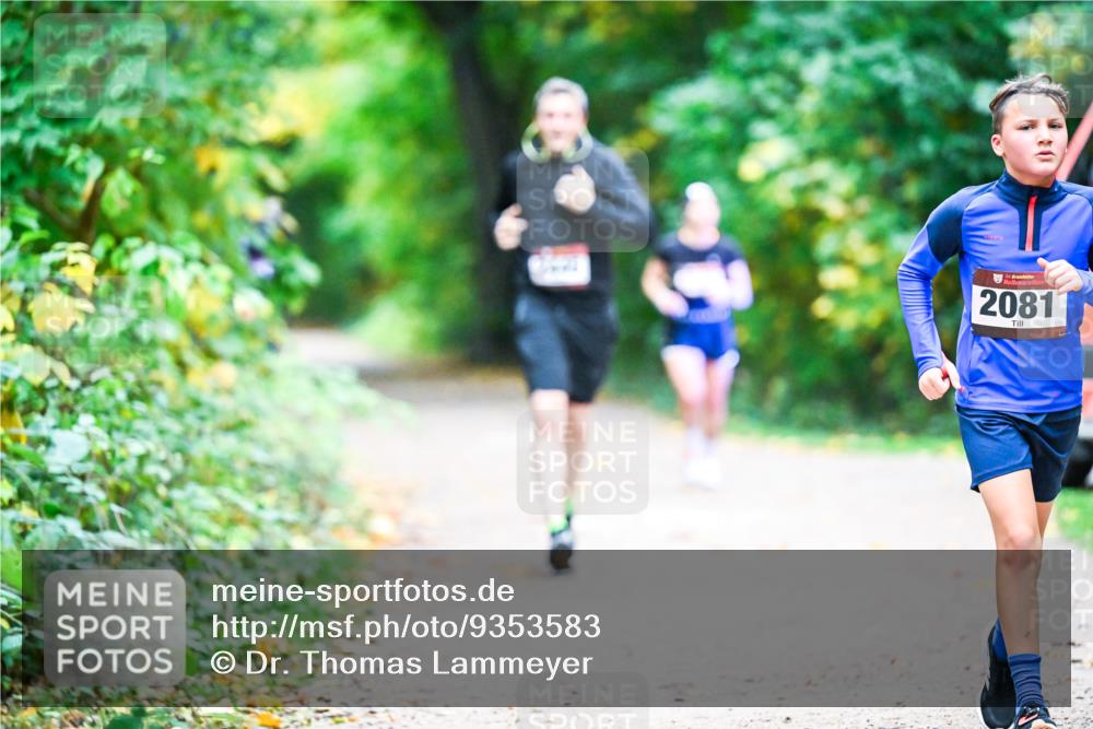 12.10.2025 - Bramfelder Halbmarathon 2025 Dr. Thomas Lammeyer http://msf.ph/oto/9353583 12.10.2025 10:47:23 Laufen 34, 2081 meine-sportfotos.de
