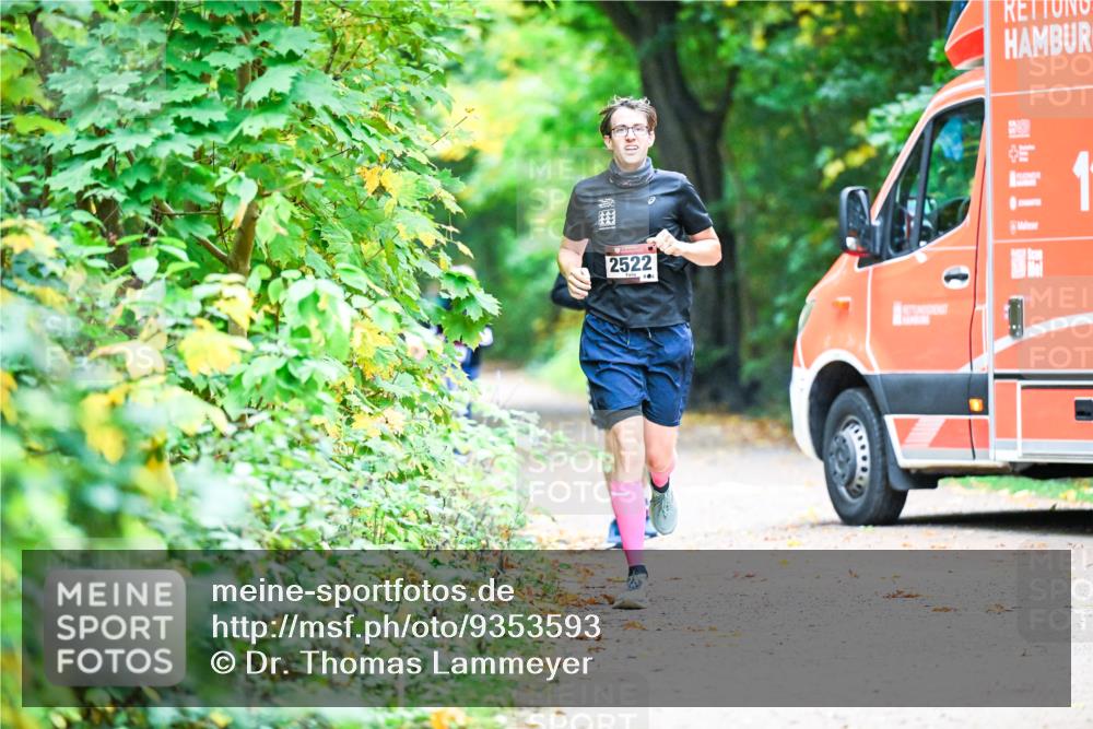 12.10.2025 - Bramfelder Halbmarathon 2025 Dr. Thomas Lammeyer http://msf.ph/oto/9353593 12.10.2025 10:47:27 Laufen 2522, 00 meine-sportfotos.de