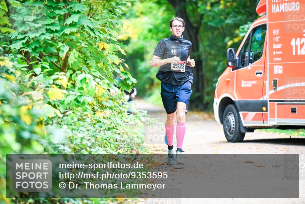 12.10.2025 - Bramfelder Halbmarathon 2025 Dr. Thomas Lammeyer http://msf.ph/oto/9353595 12.10.2025 10:47:28 Laufen 2522, 112 meine-sportfotos.de
