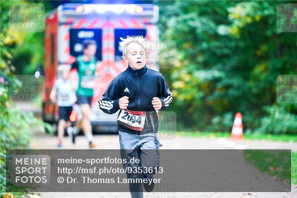 12.10.2025 - Bramfelder Halbmarathon 2025 Dr. Thomas Lammeyer http://msf.ph/oto/9353613 12.10.2025 10:47:38 Laufen 2094 meine-sportfotos.de