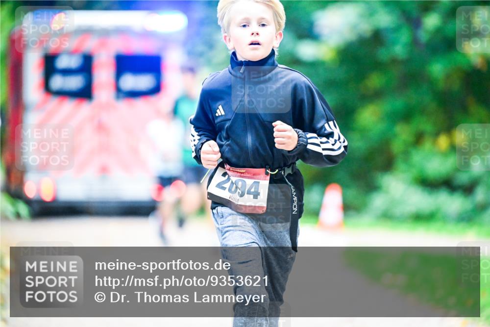12.10.2025 - Bramfelder Halbmarathon 2025 Dr. Thomas Lammeyer http://msf.ph/oto/9353621 12.10.2025 10:47:39 Laufen 8, 2094 meine-sportfotos.de