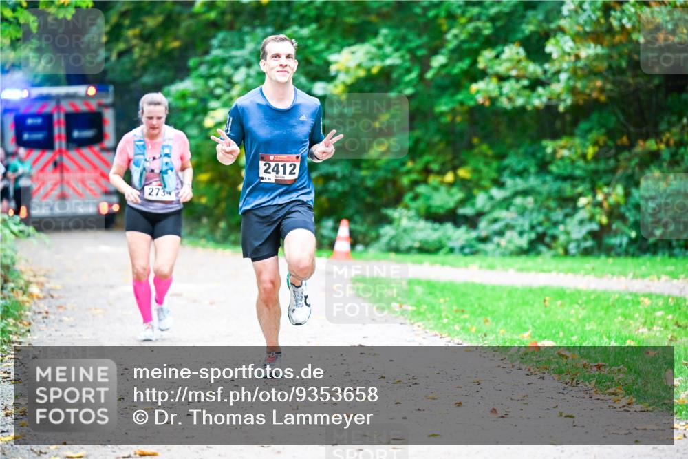 12.10.2025 - Bramfelder Halbmarathon 2025 Dr. Thomas Lammeyer http://msf.ph/oto/9353658 12.10.2025 10:47:48 Laufen 1165, 273, 2412, 96 meine-sportfotos.de