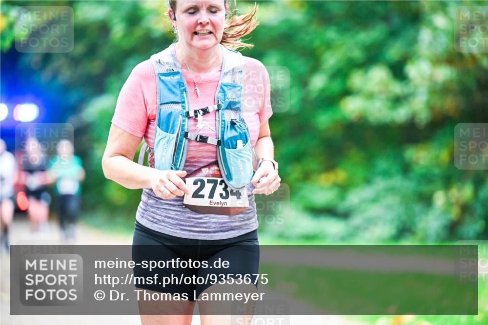 12.10.2025 - Bramfelder Halbmarathon 2025 Dr. Thomas Lammeyer http://msf.ph/oto/9353675 12.10.2025 10:47:51 Laufen 34, 2734 meine-sportfotos.de