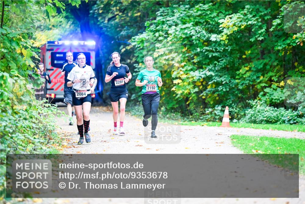12.10.2025 - Bramfelder Halbmarathon 2025 Dr. Thomas Lammeyer http://msf.ph/oto/9353678 12.10.2025 10:47:53 Laufen 2084, 2291, 2192 meine-sportfotos.de