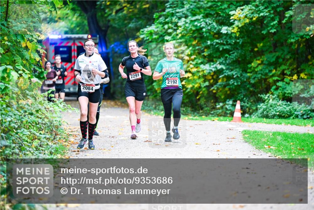 12.10.2025 - Bramfelder Halbmarathon 2025 Dr. Thomas Lammeyer http://msf.ph/oto/9353686 12.10.2025 10:47:54 Laufen 2084, 2291, 2192 meine-sportfotos.de