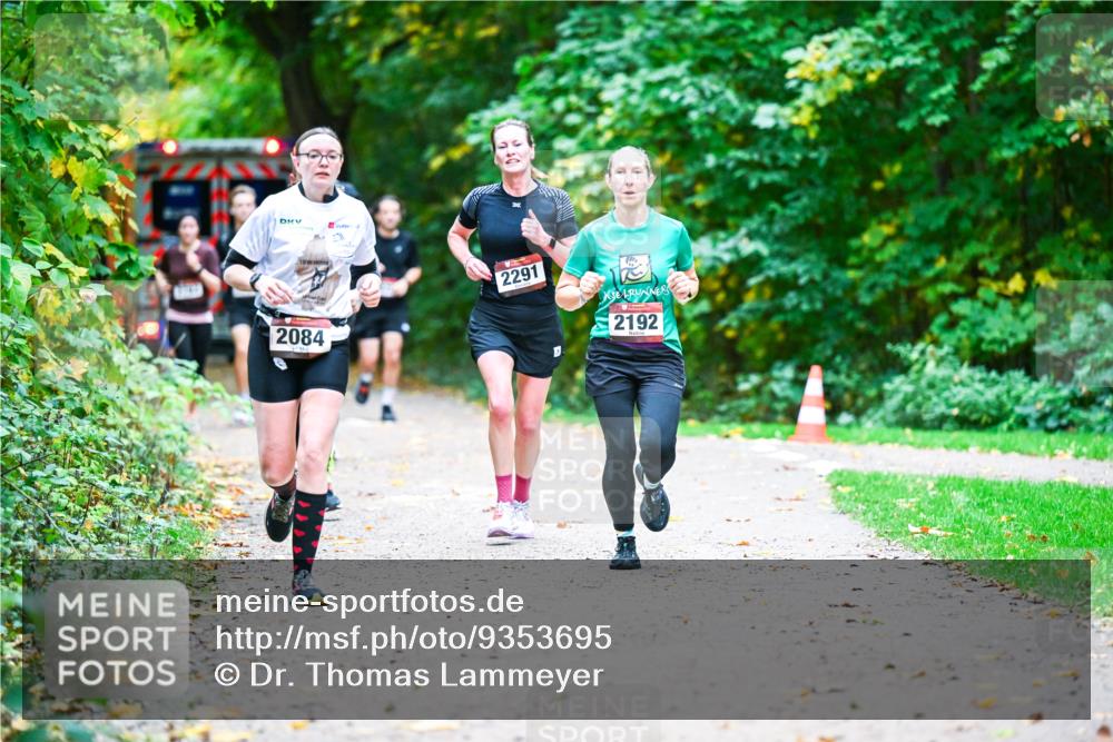 12.10.2025 - Bramfelder Halbmarathon 2025 Dr. Thomas Lammeyer http://msf.ph/oto/9353695 12.10.2025 10:47:56 Laufen 2084, 2291, 2192 meine-sportfotos.de