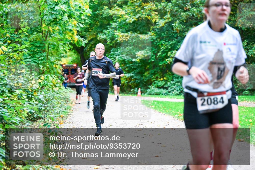12.10.2025 - Bramfelder Halbmarathon 2025 Dr. Thomas Lammeyer http://msf.ph/oto/9353720 12.10.2025 10:48:00 Laufen 2063, 2084 meine-sportfotos.de